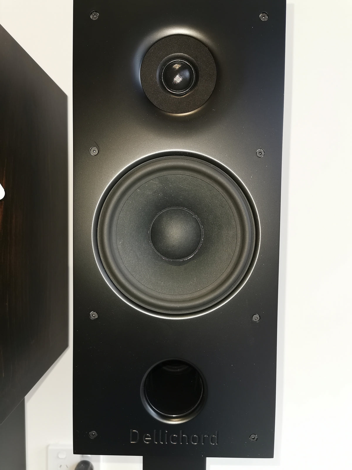 Dellichord M6 Bookshelf Speaker - [2-Way 6.5"]