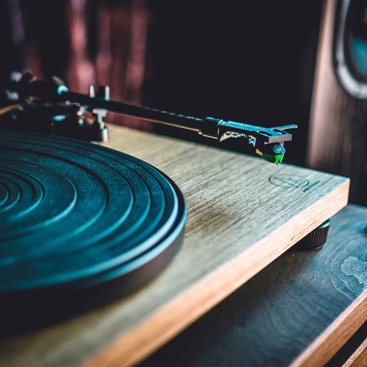 Audio Technica AT-LPW40WN - Fully Manual Belt-Drive Turntable - [LP Manual]