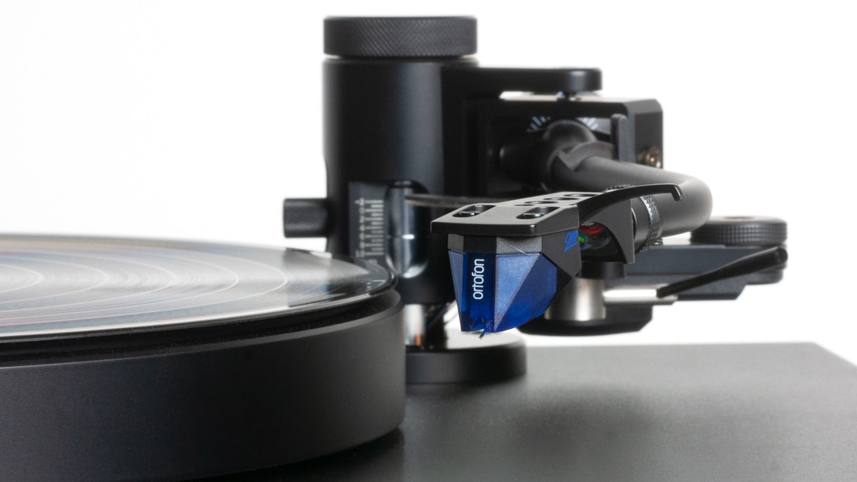 Music Hall stealth Semi-Automatic Direct-Drive Turntable - [LP]